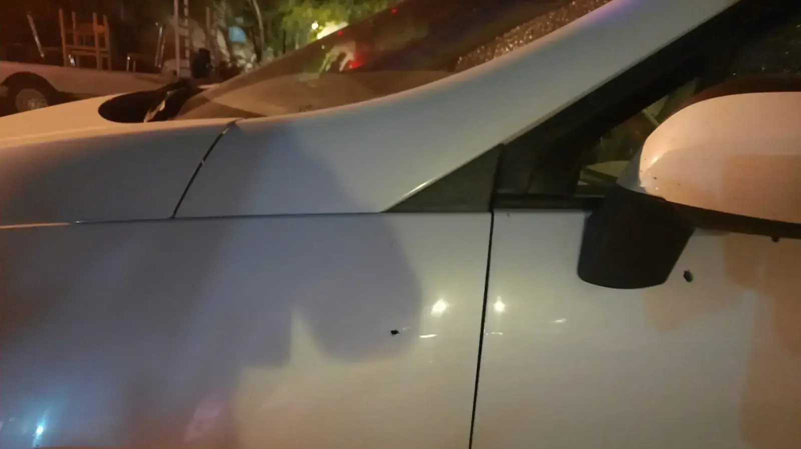 הנזק לרכב בניסיון פיגוע הירי בין צומת תפוח למגדלים
27 בפברואר 2023 הנזק לרכב בניסיון פיגוע הירי בין צומת תפוח למגדלים
27 בפברואר 2023