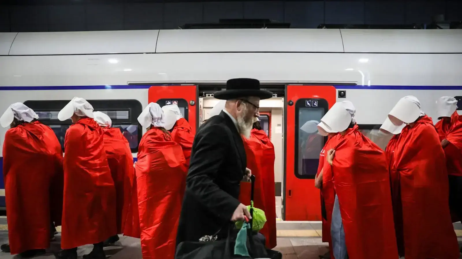 מפגינים במחאה על המהפכה המשפטית, 1 במרץ 2023 מפגינים במחאה על המהפכה המשפטית, 1 במרץ 2023