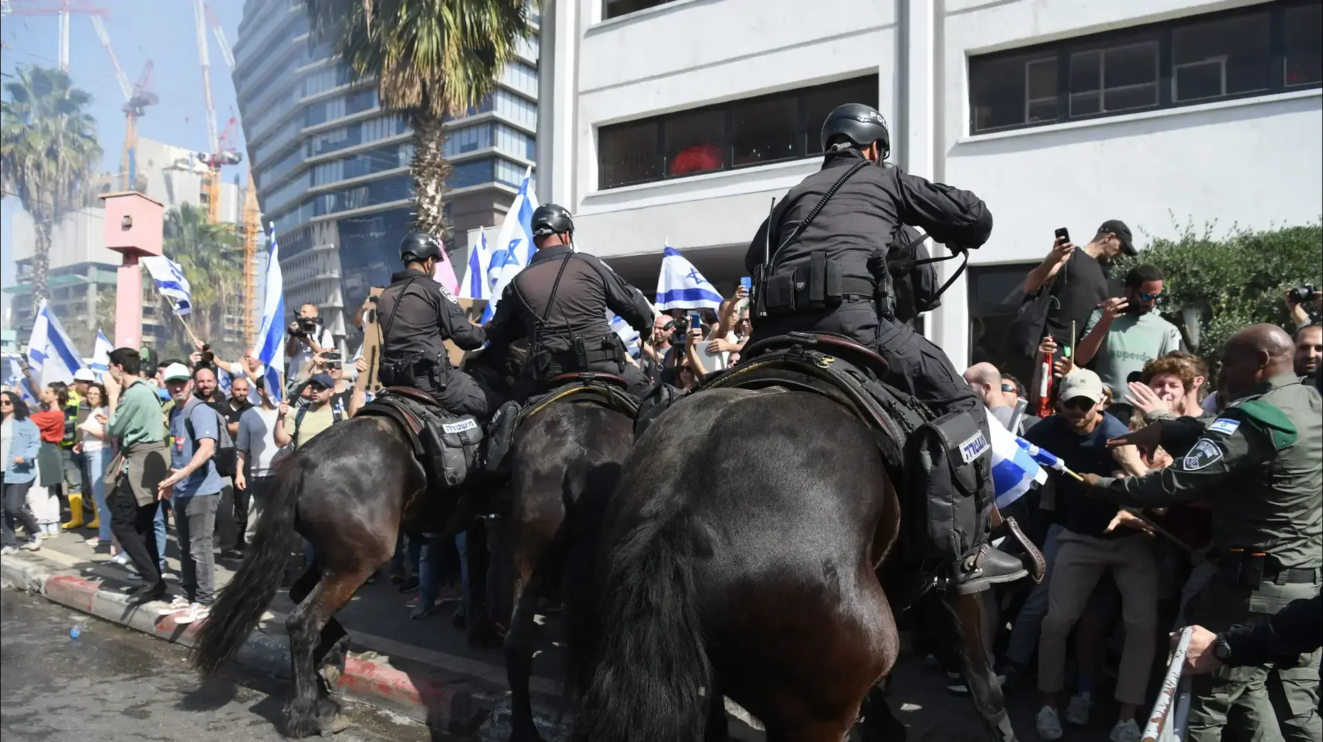 הפגנות צומת עזריאלי, יום הזעם 1.3.2023 הפגנות צומת עזריאלי, יום הזעם 1.3.2023