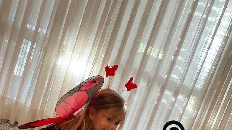 ארי ורום כהן, בני 3 ושנה מתל אביב בחגיגות פורים  05 במרץ 2023