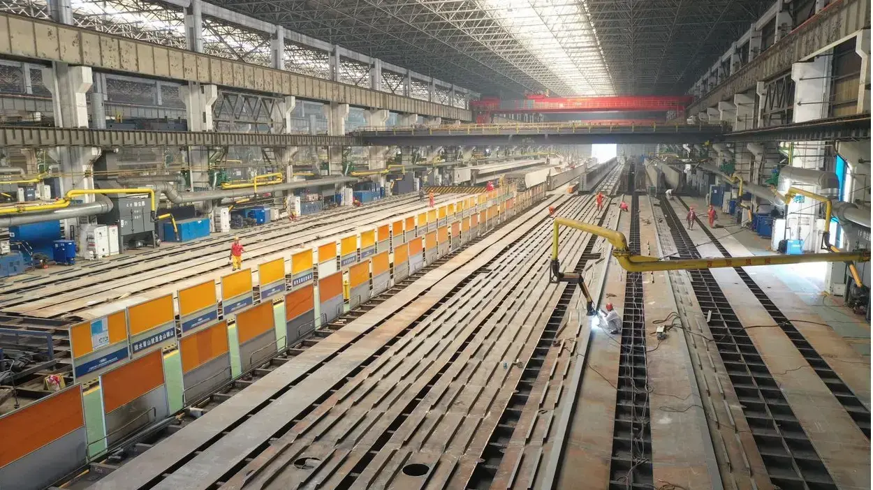 נמל ים בבולטימור עם מנופים ZPMC נמל ים בבולטימור עם מנופים ZPMC