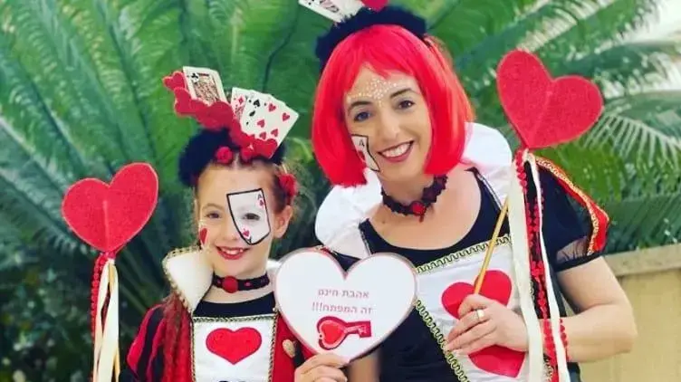 עידית סילמן ובתה מחופשים עידית סילמן ובתה מחופשים