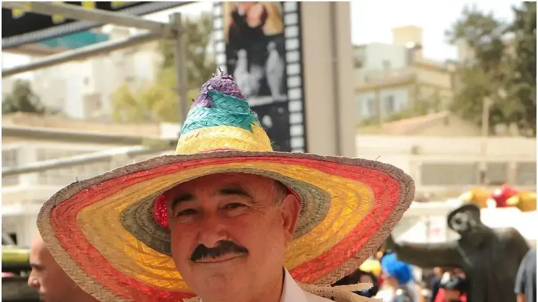 ח"כ אלי דלל מחופש ח"כ אלי דלל מחופש