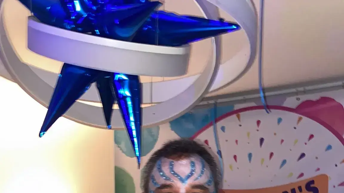 ח"כ סימון דוידסון מחופש ח"כ סימון דוידסון מחופש