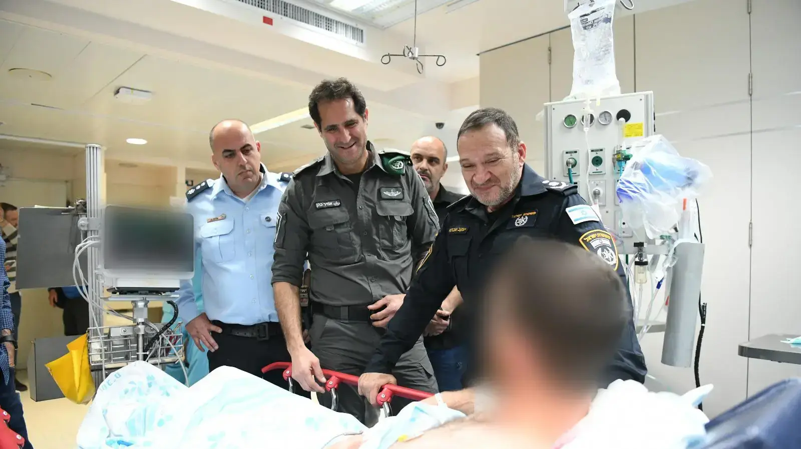 המפכ"ל מבקר את לוחם יחידת הימ"מ שנפגע בפעולה בג'נין 07.03.23