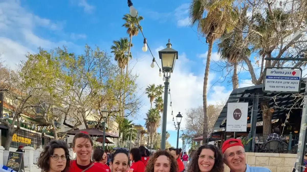 מחאה נגד המהפכה המשפטית לרגל יום האישה בזכרון יעקב, 8 במרץ 2023 מחאה נגד המהפכה המשפטית לרגל יום האישה בזכרון יעקב, 8 במרץ 2023