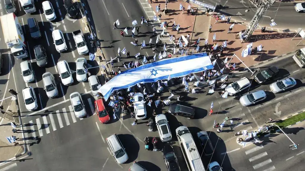הפגנה נגד המהפכה המשפטית,צומת רעננה. 9 במרץ 2023 הפגנה נגד המהפכה המשפטית,צומת רעננה. 9 במרץ 2023