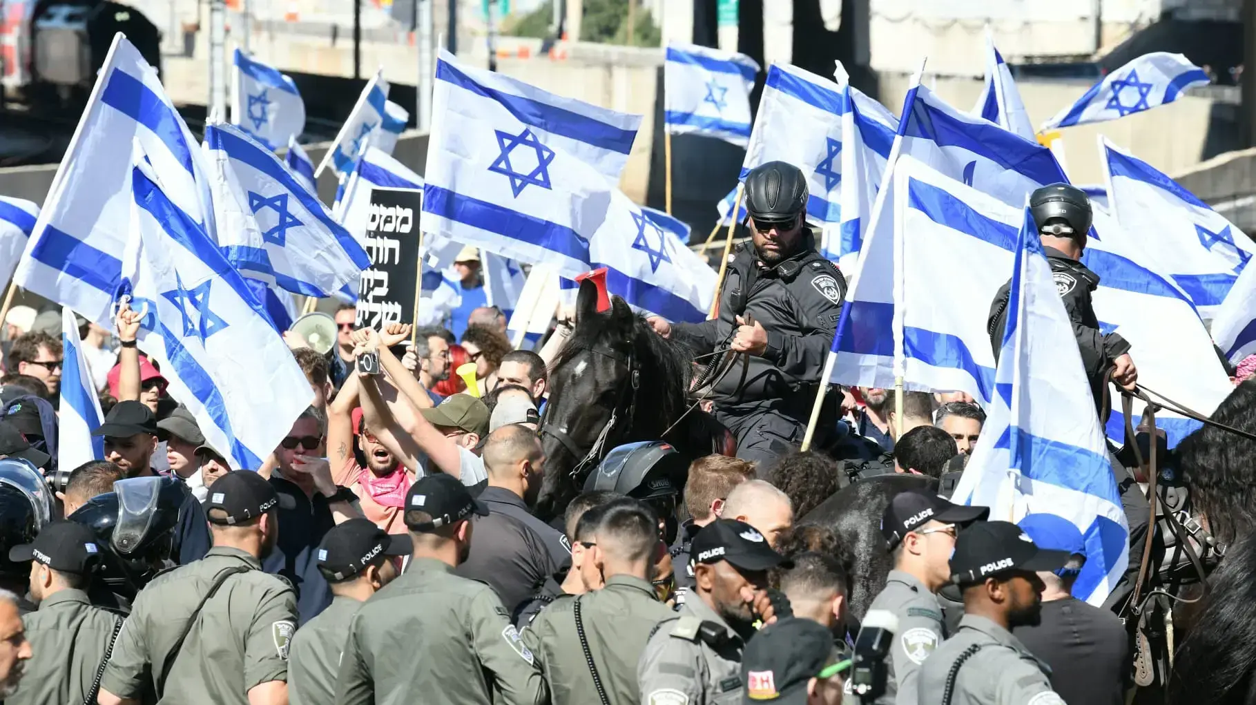 מהומות באיילון בהפגנה נגד המהפכה המשפטית. 9 במרץ 2023 מהומות באיילון בהפגנה נגד המהפכה המשפטית. 9 במרץ 2023