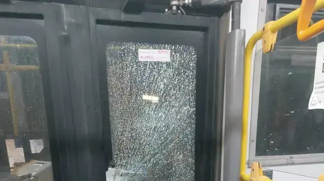 ונדליזם וגרימת נזקים לתחנות אוטובוס ואוטובסים, רהט ונדליזם וגרימת נזקים לתחנות אוטובוס ואוטובסים, רהט