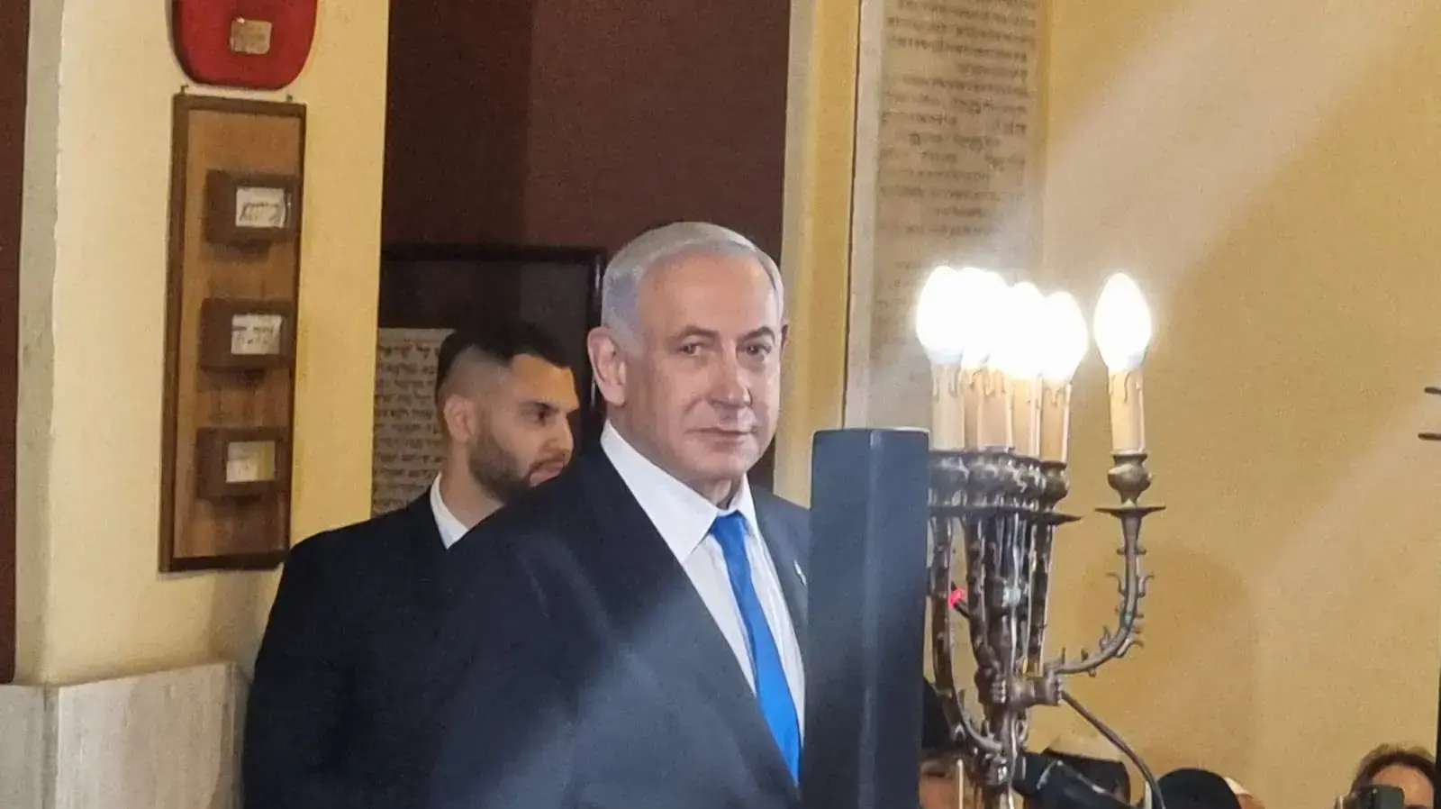 רה"מ בנימין נתניהו במפגש עם נציגי הקהילה היהודית, בית הכנסת הספרדי במוזיאון יהדות איטליה, רומא, 9 במרץ 2023 רה"מ בנימין נתניהו במפגש עם נציגי הקהילה היהודית, בית הכנסת הספרדי במוזיאון יהדות איטליה, רומא, 9 במרץ 2023