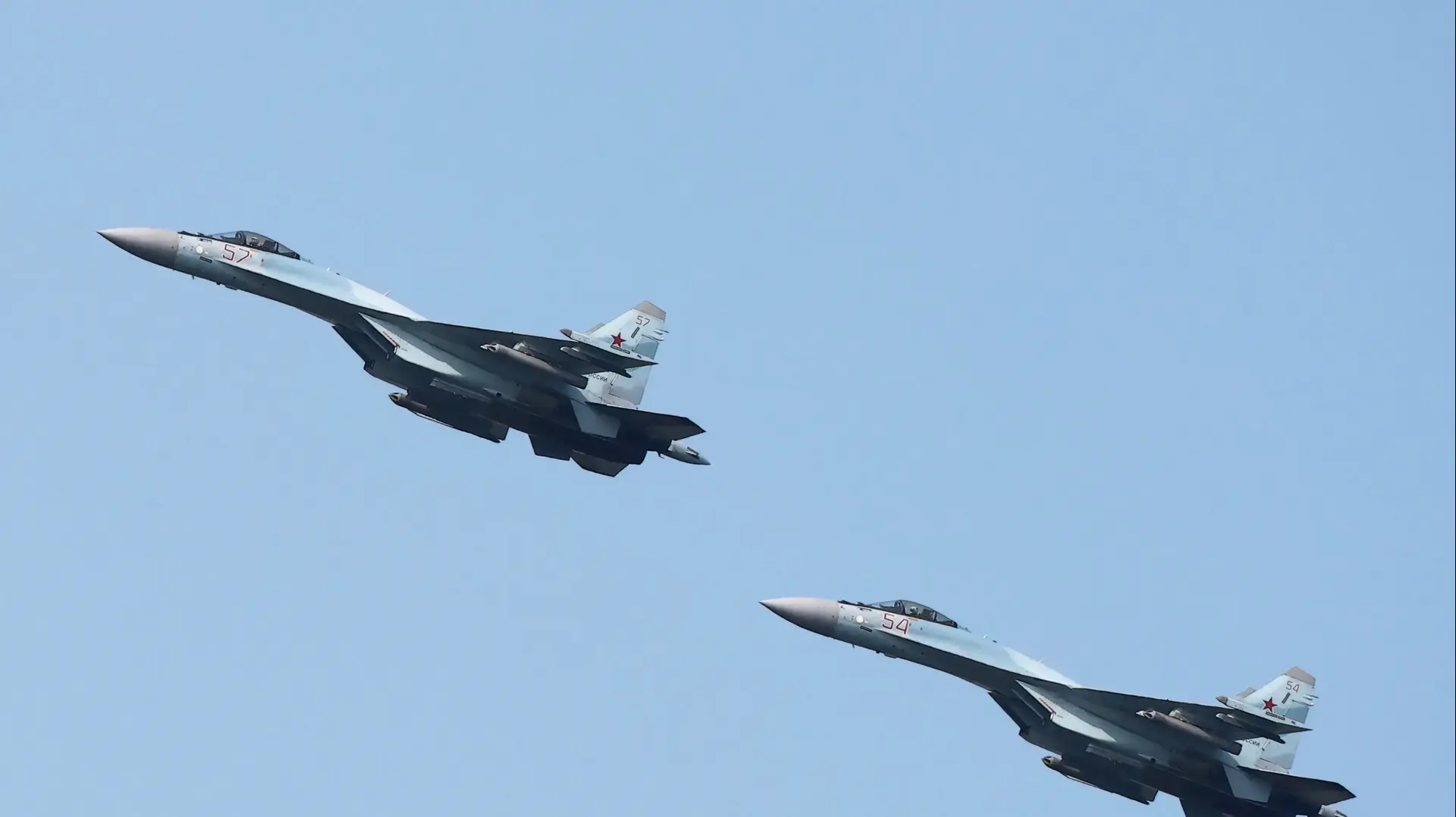 מטוסי קרב רוסיים מסוג סוחוי 35 במהלך תחרות במסגרת משחקי הצבא 2021, מחוץ לריאזאן, רוסיה, 27 באוגוסט 2021. מטוסי קרב רוסיים מסוג סוחוי 35 במהלך תחרות במסגרת משחקי הצבא 2021, מחוץ לריאזאן, רוסיה, 27 באוגוסט 2021.