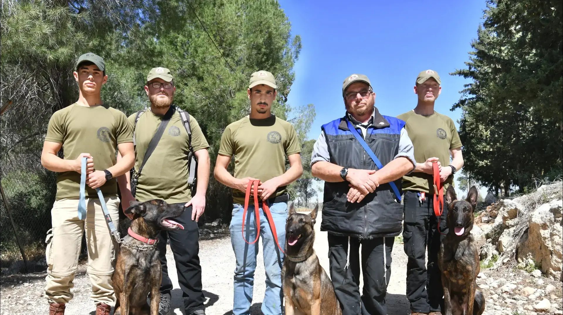 משה סקאר,מייק בן יעקב,דוד עבאדי, אהרון שטרייכר,יהודה הראל, אנשי יחידת הכלבנים שמחפשת אחרי מוישי קליינרמן שנעדר ממירון, 12 במרץ 2023