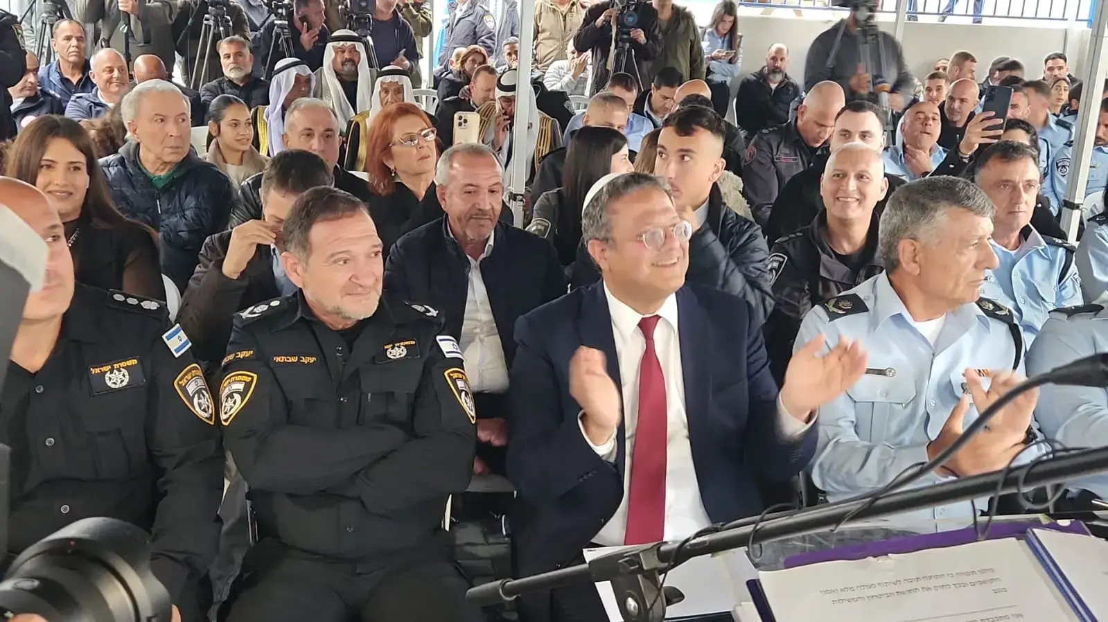 השר איתמר בן גביר והמפכ"ל יעקב שבתאי בטקס חניכת תחנת המשטרה החדשה בשגב שלום, בכניסה ליישוב שגב שלום השר איתמר בן גביר והמפכ"ל יעקב שבתאי בטקס חניכת תחנת המשטרה החדשה בשגב שלום, בכניסה ליישוב שגב שלום