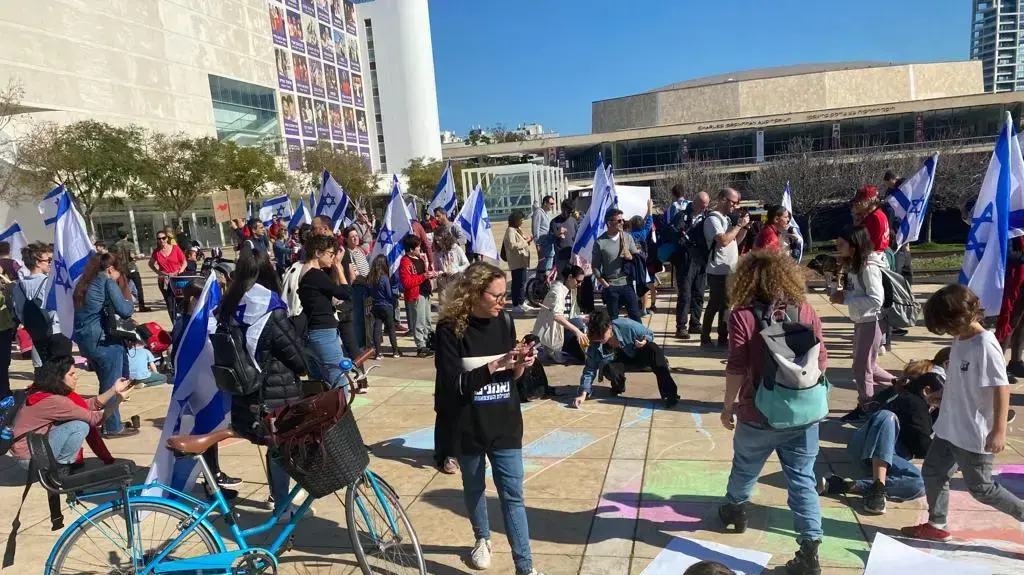 הפגנה נגד המהפכה המשפטית,הבימה ת"א, 16 במרץ 2023 הפגנה נגד המהפכה המשפטית,הבימה ת"א, 16 במרץ 2023
