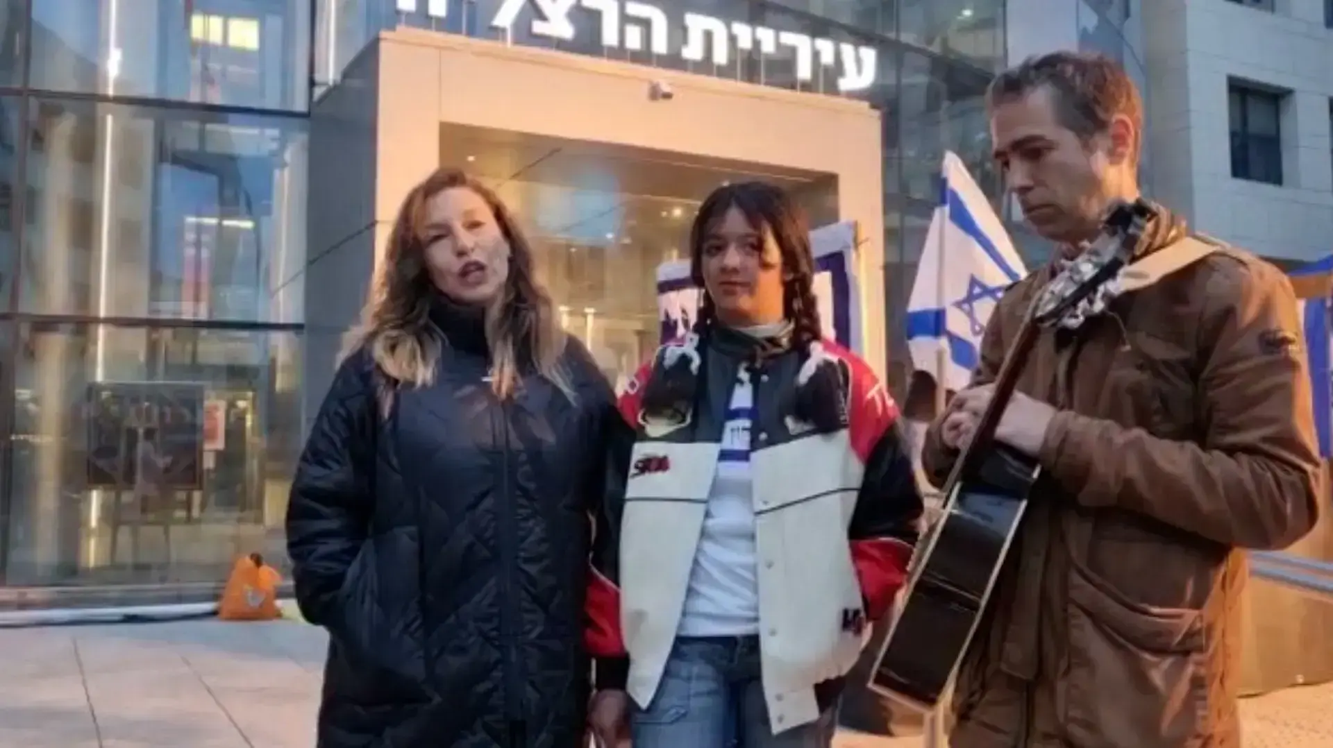 אליענה חיוט שהופעתה בוטלה בגלל נוכחות חרדי בקהל תשיר את התקווה 18.03.23