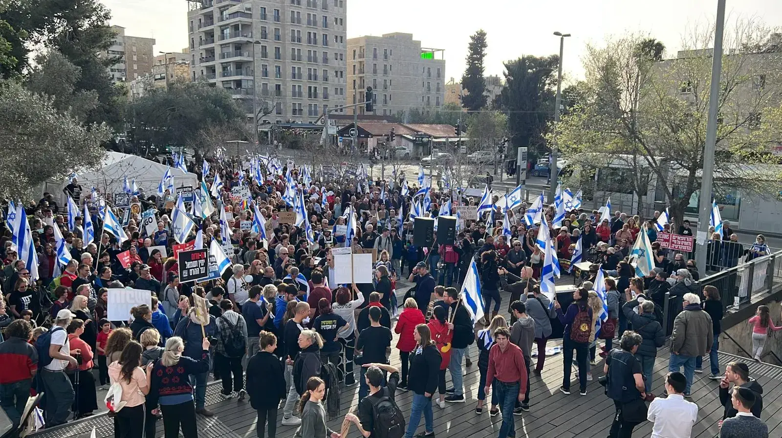 בני נוער מפגינים בעצרת האחדות. ירושלים, 23 במרץ 2023 בני נוער מפגינים בעצרת האחדות. ירושלים, 23 במרץ 2023