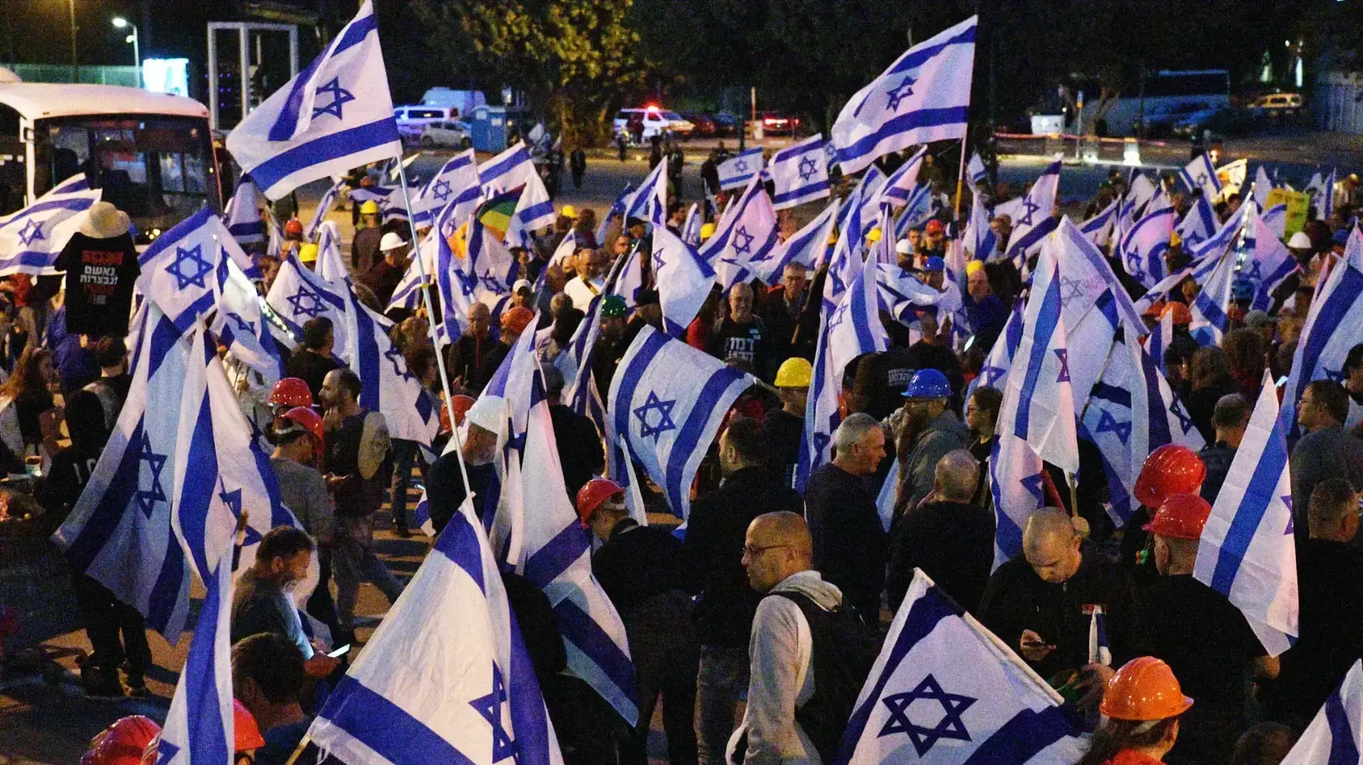 הפגנה נגד המהפכה המשפטית, בני ברק. 23 במרץ 2023 הפגנה נגד המהפכה המשפטית, בני ברק. 23 במרץ 2023