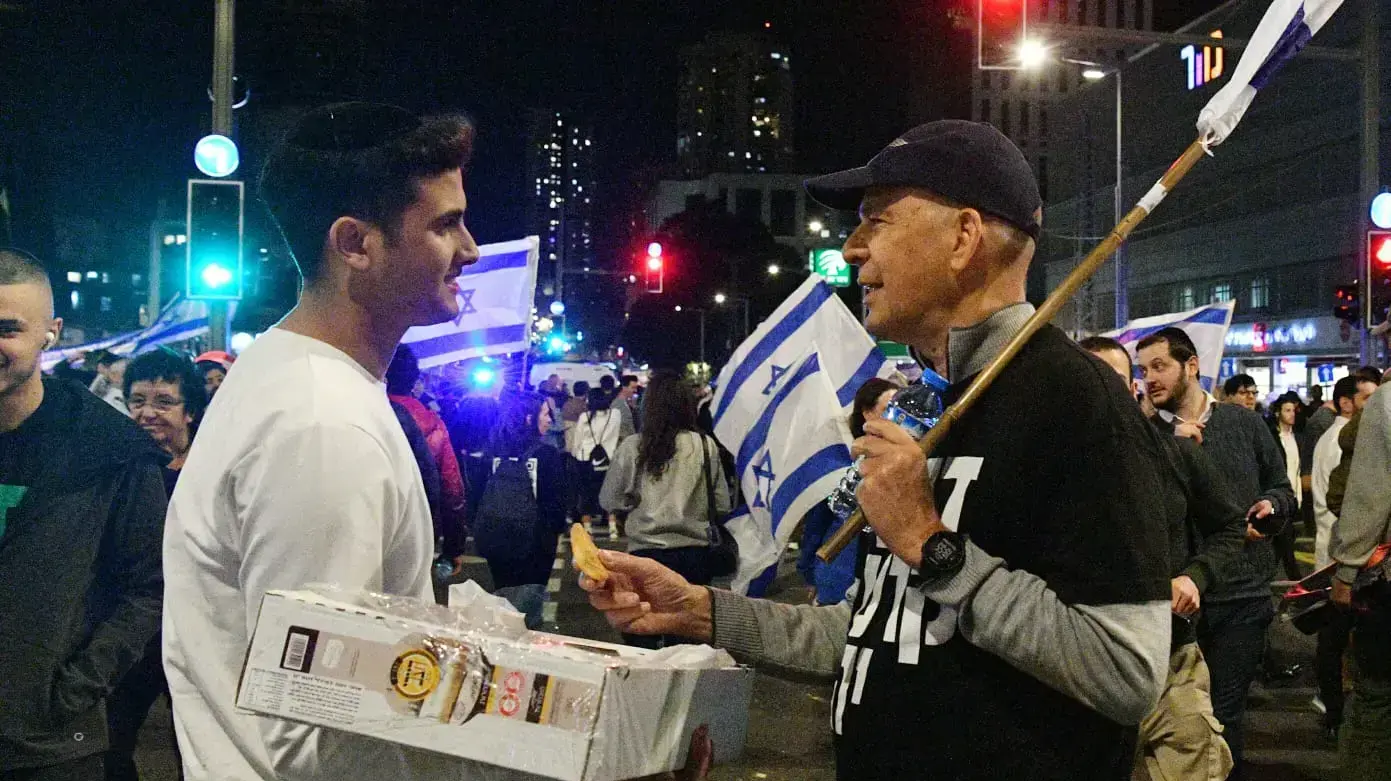 הפגנה נגד המהפכה המשפטית, בני ברק. 23 במרץ 2023 הפגנה נגד המהפכה המשפטית, בני ברק. 23 במרץ 2023