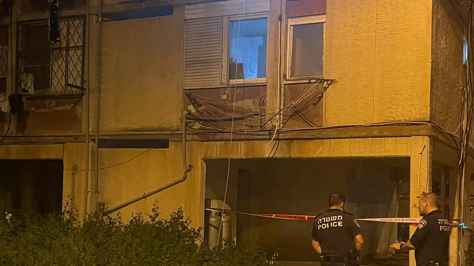 אישה בת 29 נמצאה מתה בקריית אתא, בן זוגה הסגיר את עצמו אישה בת 29 נמצאה מתה בקריית אתא, בן זוגה הסגיר את עצמו