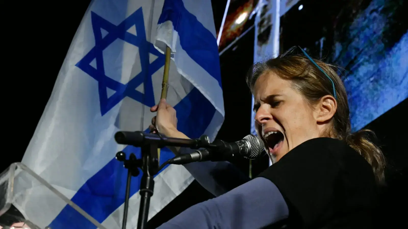 שקמה ברסלר, הפגנה נגד המהפכה המשפטית,קפלן ת"א, 25 במרץ 2023 שקמה ברסלר, הפגנה נגד המהפכה המשפטית,קפלן ת"א, 25 במרץ 2023
