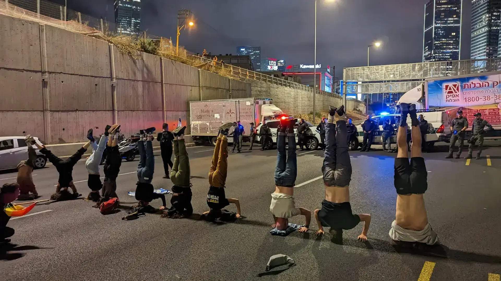הפגנה נגד המהפכה המשפטית,נתיבי איילון ת"א, 25 במרץ 2023 הפגנה נגד המהפכה המשפטית,נתיבי איילון ת"א, 25 במרץ 2023