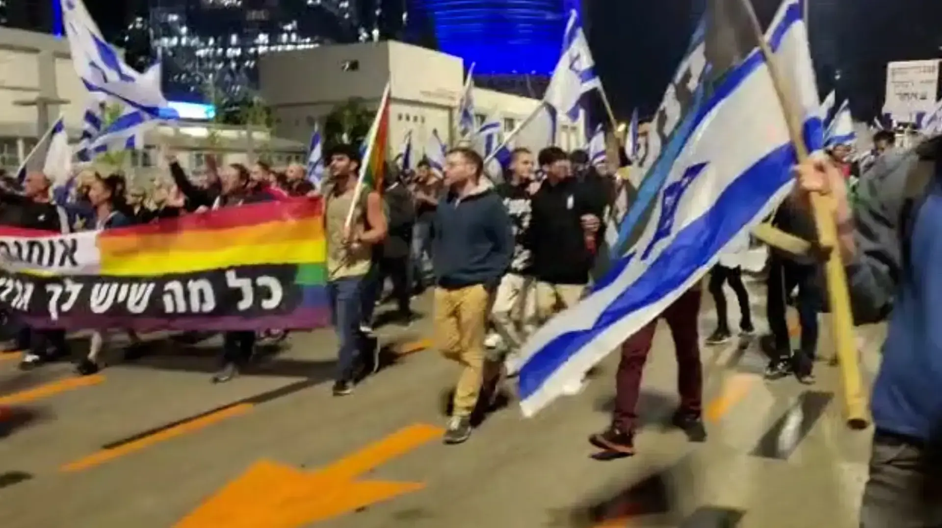 כשעה לאחרי פיטוריו של גלנט: הפגנות ענק ברחבי הארץ, עשרות אלפים חסמו את נתיבי איילון 26.03.23