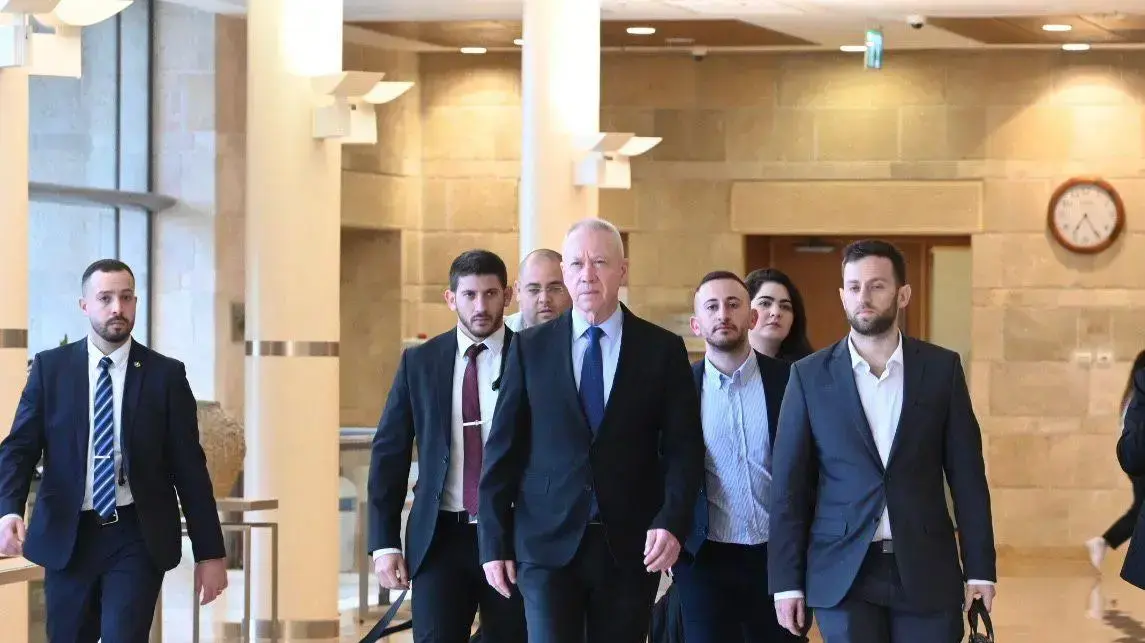 שר הביטחון יואב גלנט מגיע לוועדת חוץ וביטחון של הכנסת שר הביטחון יואב גלנט מגיע לוועדת חוץ וביטחון של הכנסת