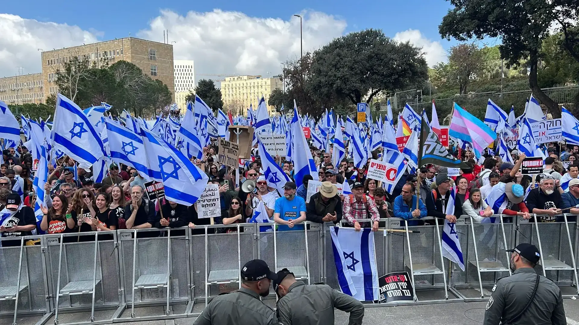 הפגנה נגד המהפכה המשפטית, מול הכנסת, ירושלים. 27 במרץ 2023 הפגנה נגד המהפכה המשפטית, מול הכנסת, ירושלים. 27 במרץ 2023