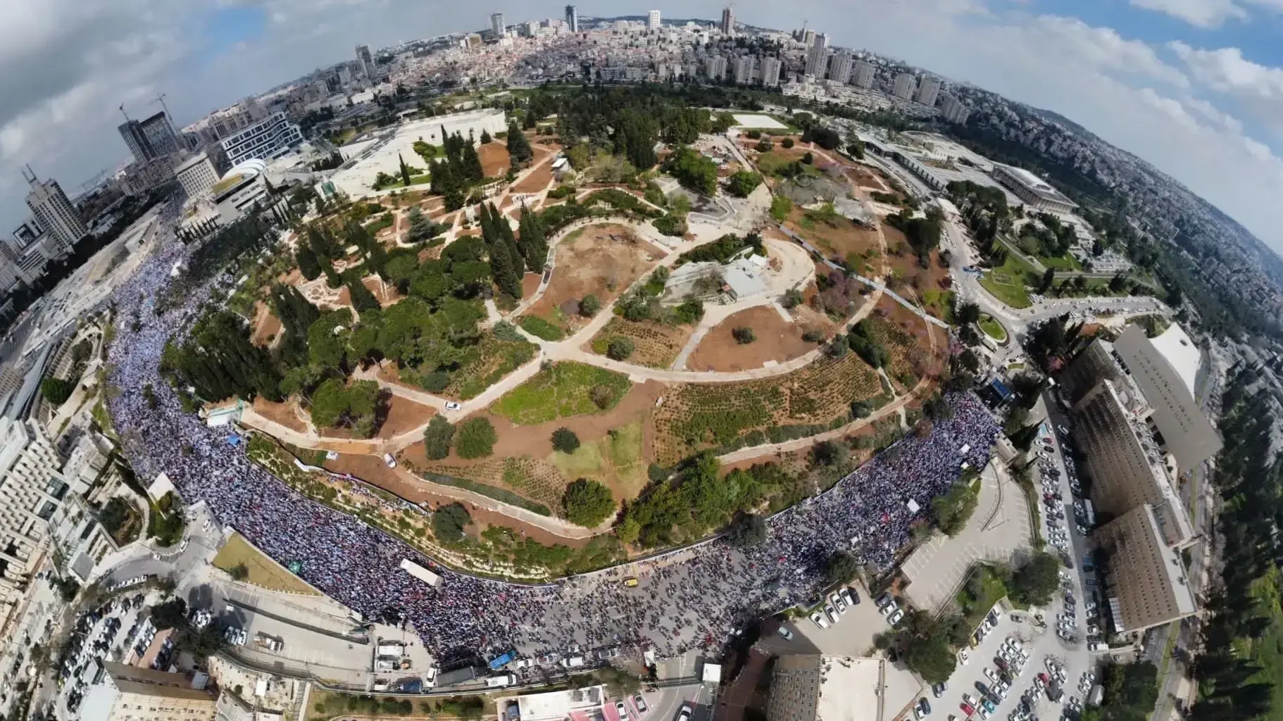 הפגנה נגד המהפכה המשפטית, גשר המיתרים,ירושלים, 27 במרץ 2023 הפגנה נגד המהפכה המשפטית, גשר המיתרים,ירושלים, 27 במרץ 2023