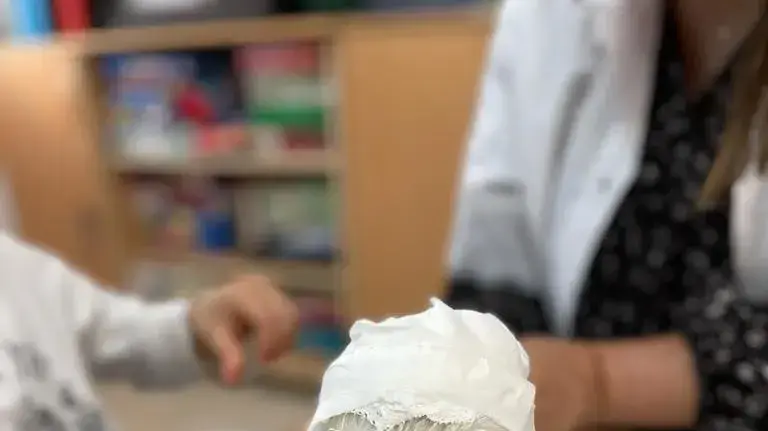 "בית חולים לבובים שובבים" של צוות החינוך של במרכז הרפואי העמק "בית חולים לבובים שובבים" של צוות החינוך של במרכז הרפואי העמק