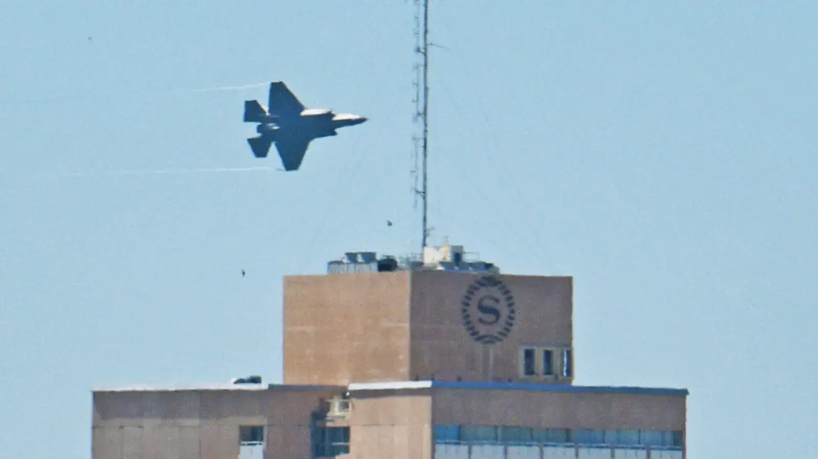 חזרות מטס חיל האוויר ליום העצמאות בתל אביב חזרות מטס חיל האוויר ליום העצמאות בתל אביב