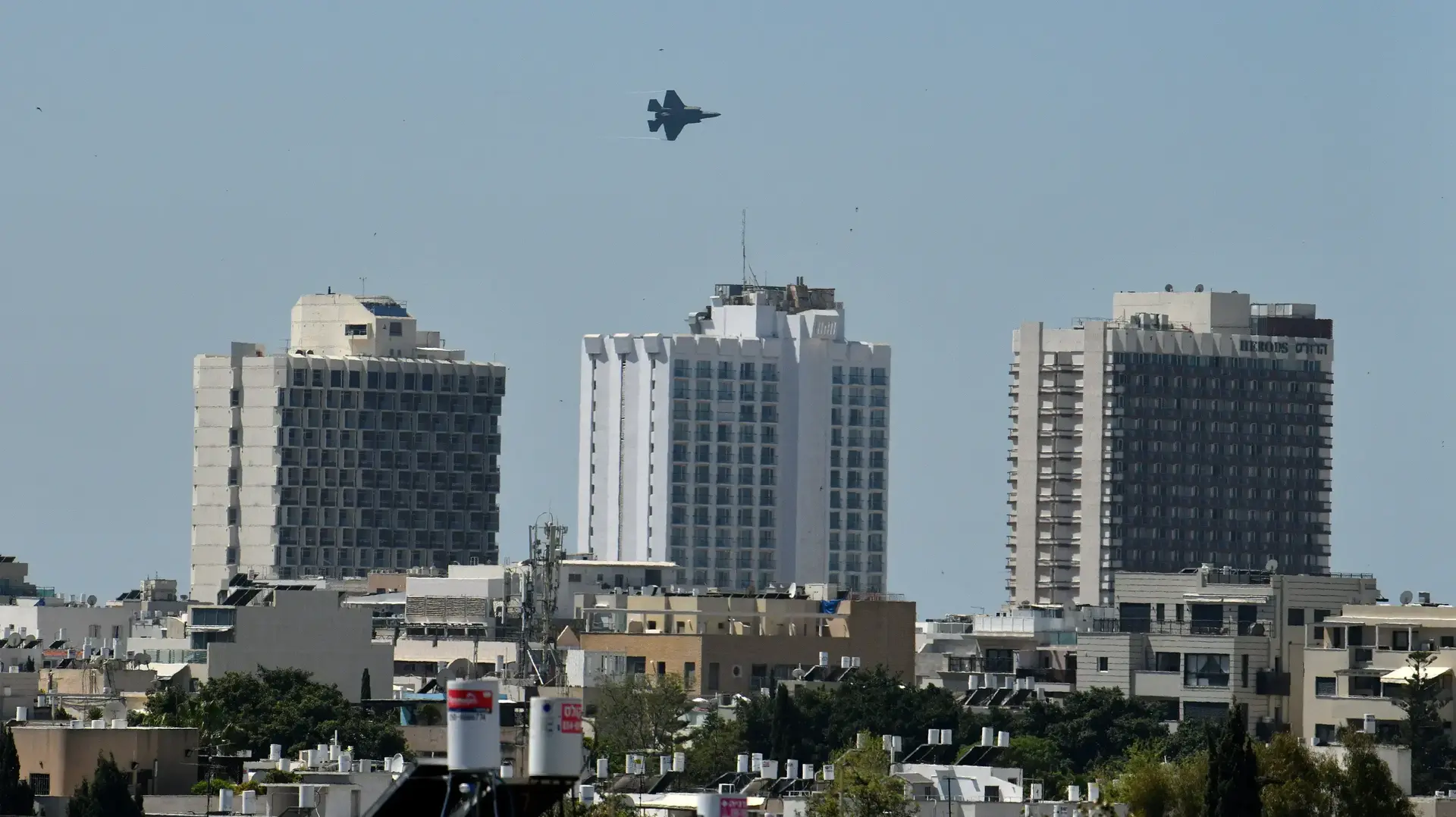 חזרות מטס חיל האויר ליום העצמאות, תל אביב 03.04.23
חזרות מטס חיל האויר ליום העצמאות, תל אביב 03.04.23
