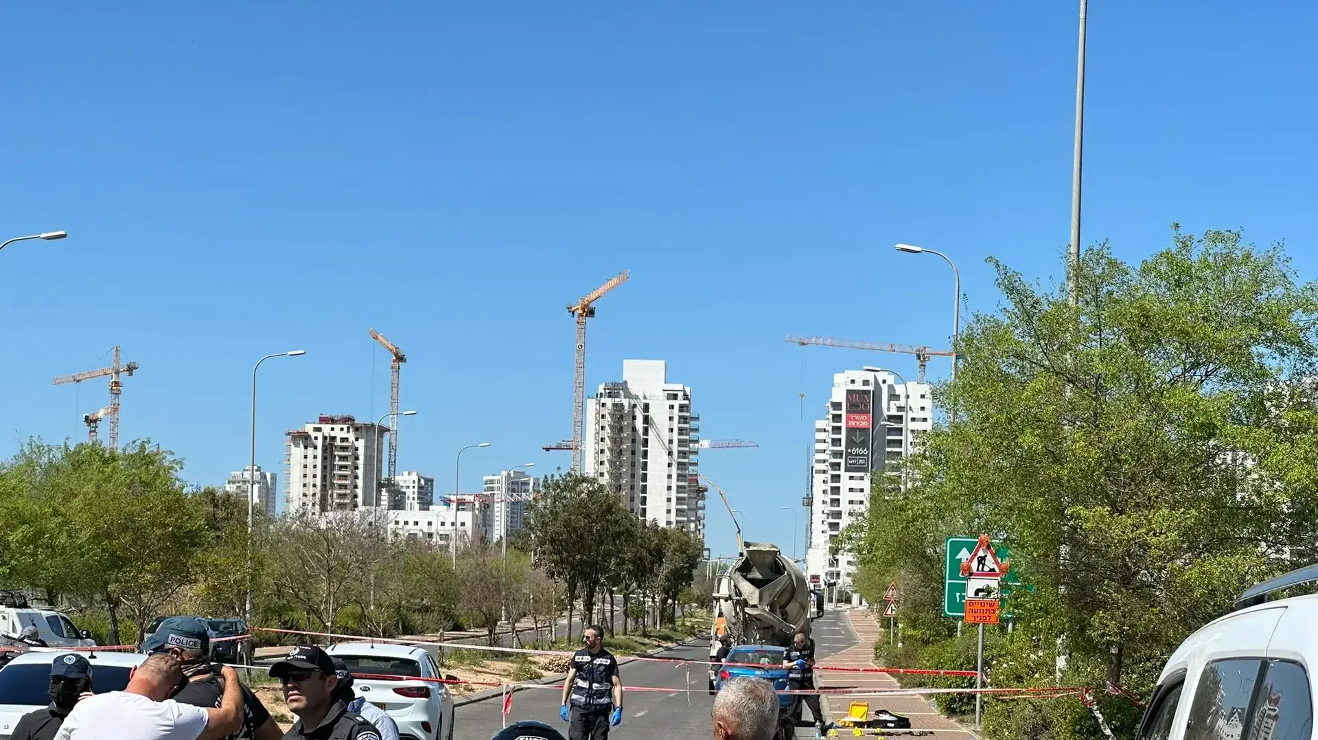 שני לוחמים נפצעו בפיגוע דקירה בצומת ניר צבי, בסמוך למחנה צריפין, 4 באפריל 2023 שני לוחמים נפצעו בפיגוע דקירה בצומת ניר צבי, בסמוך למחנה צריפין, 4 באפריל 2023