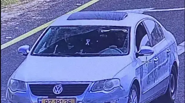 רכב המחבלים שביצעו את הפיגוע בצפון הבקעה
7 באפריל 2023 רכב המחבלים שביצעו את הפיגוע בצפון הבקעה
7 באפריל 2023