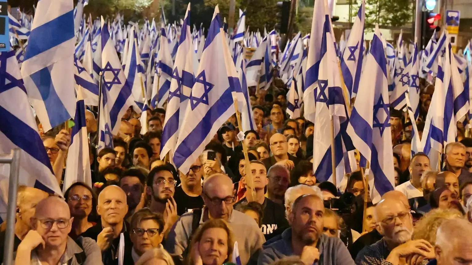 הפגנה נגד המהפכה המשפטית, קפלן תל אביב, 8 באפריל 2023 הפגנה נגד המהפכה המשפטית, קפלן תל אביב, 8 באפריל 2023