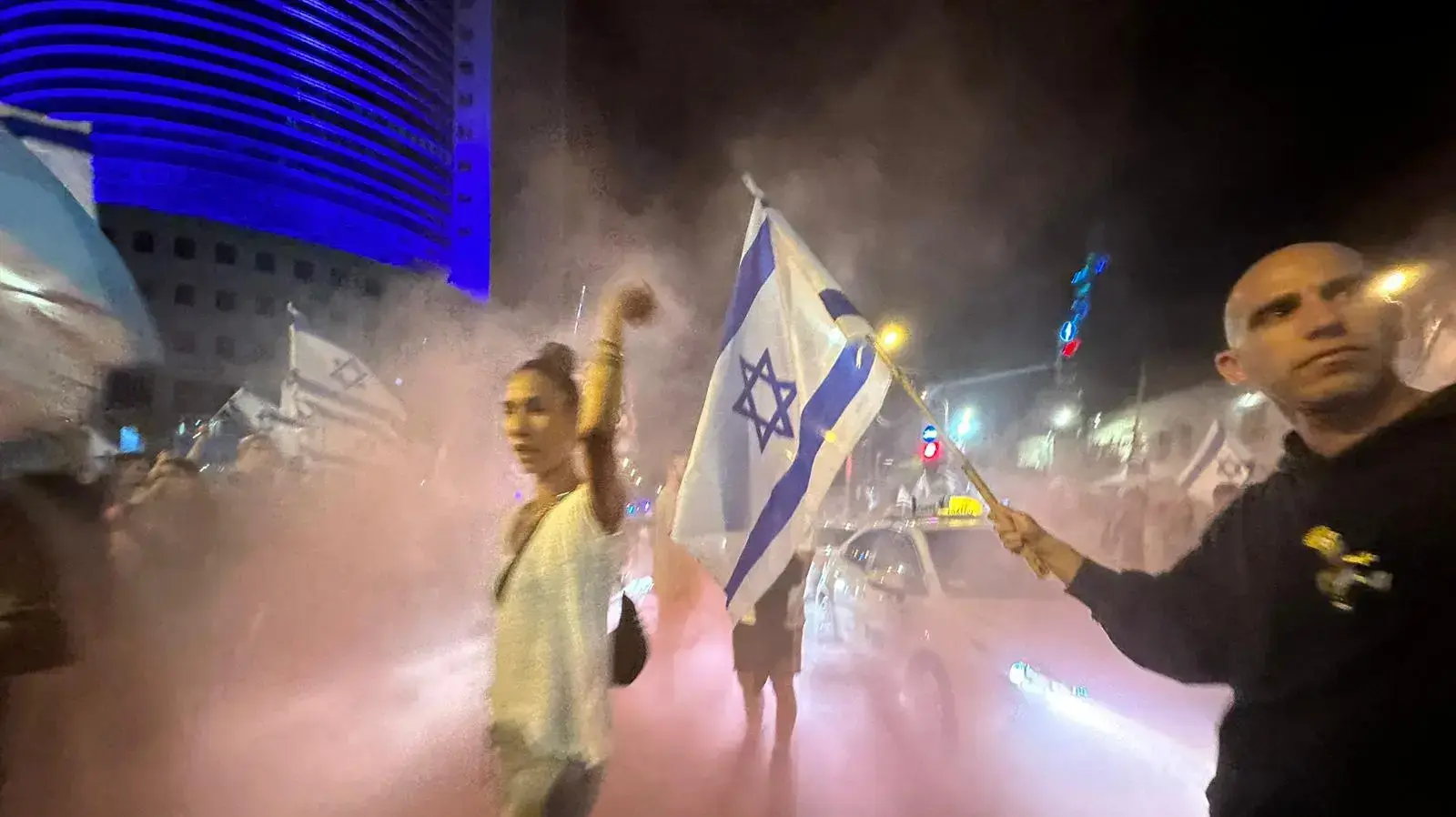מפגינים בצומת עזריאלי בתל אביב בעקבות נאום ראש הממשלה בנימין נתניהו, 10 באפריל 2023