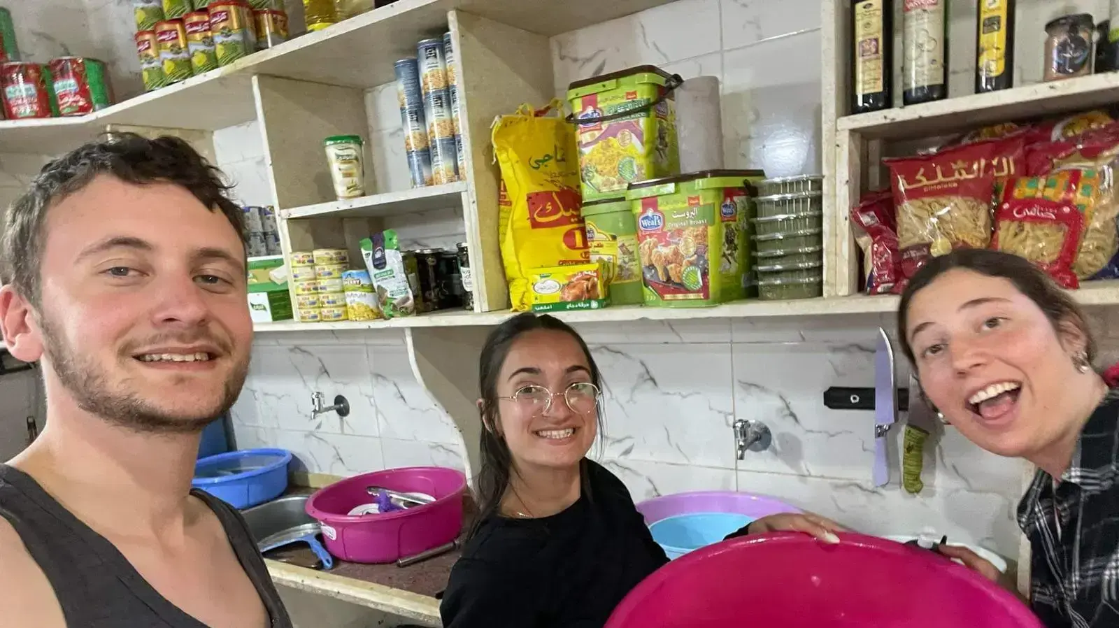 ישראלים שנתקעו בסיני בגלל מזג האוויר חוגגים מימונה, 12 באפריל 2023 ישראלים שנתקעו בסיני בגלל מזג האוויר חוגגים מימונה, 12 באפריל 2023