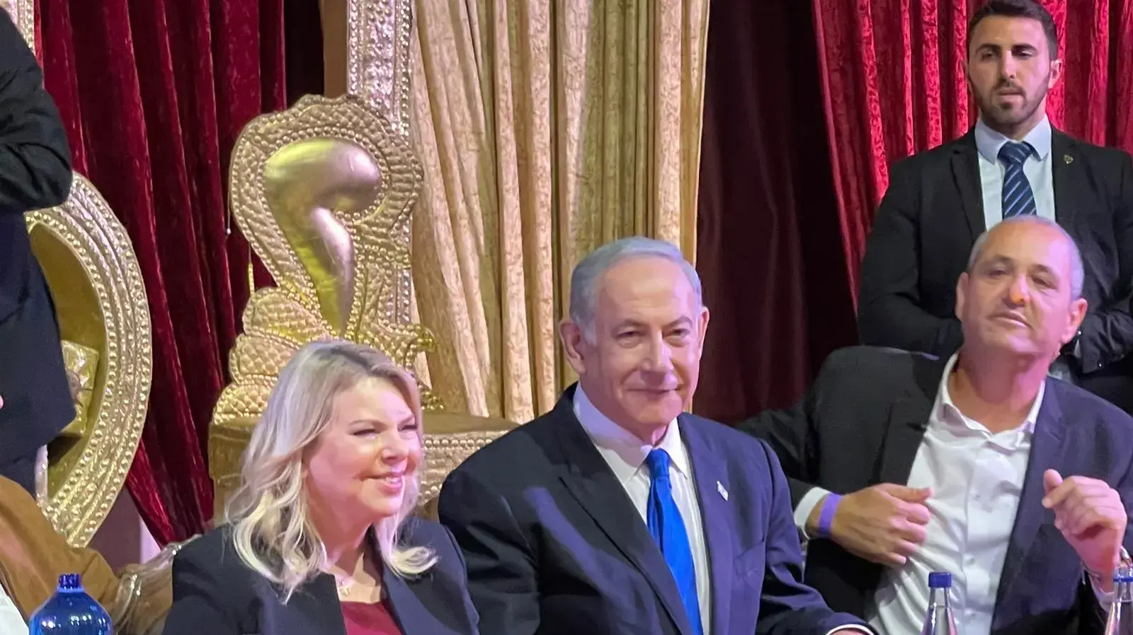 ראש הממשלה נתניהו לצד רעייתו שרה בחגיגות המימונה. חדרה, הערב. 12 באפריל 2023
