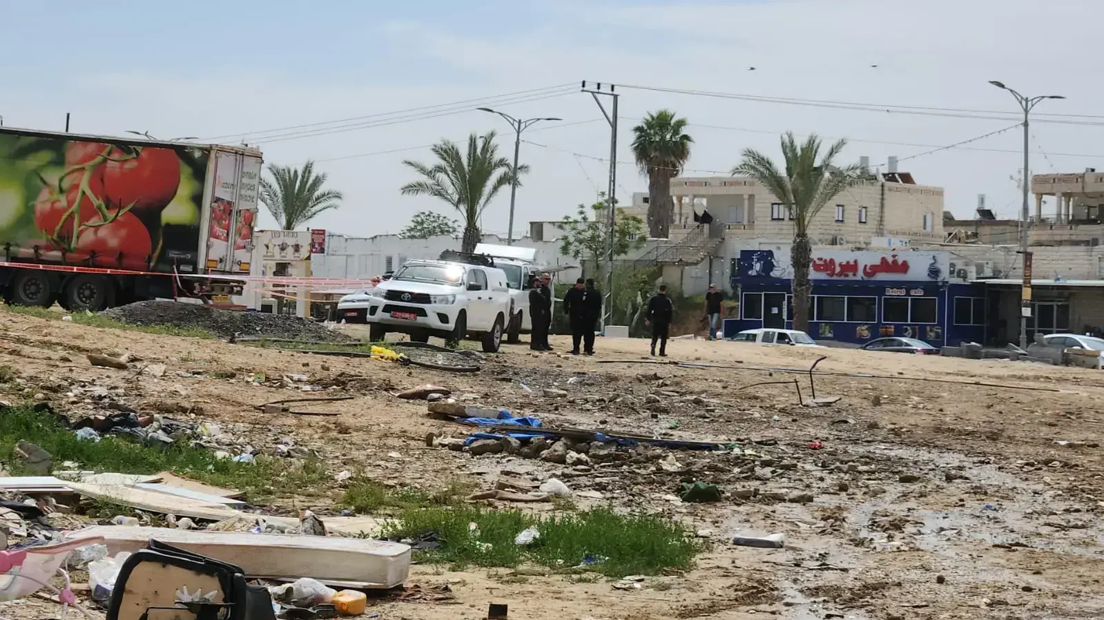 כוחות משטרה ברהט לאחר רצח מוחמד אבו הואש כוחות משטרה ברהט לאחר רצח מוחמד אבו הואש