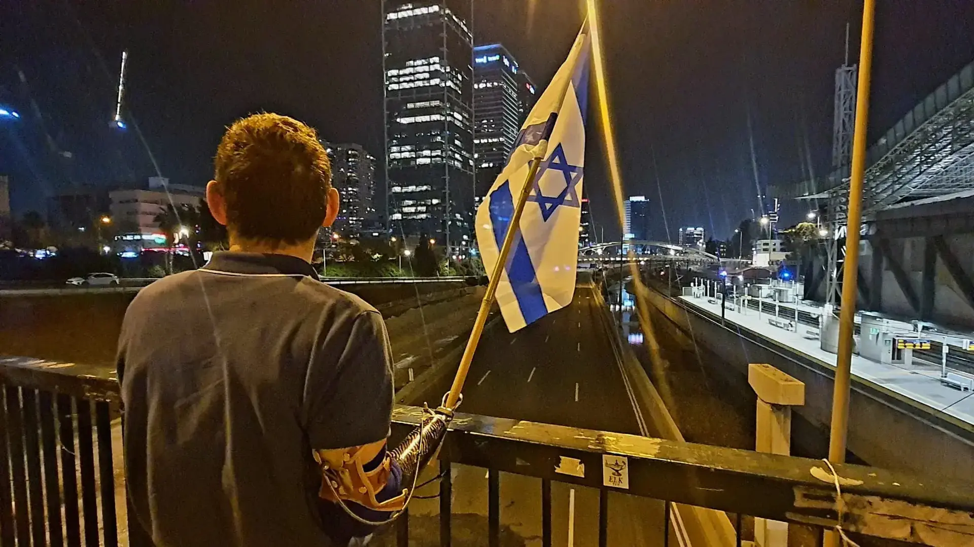הפגנה נגד המהפכה המשפטית, קפלן , תל אביב, 15 באפריל 2023 הפגנה נגד המהפכה המשפטית, קפלן , תל אביב, 15 באפריל 2023