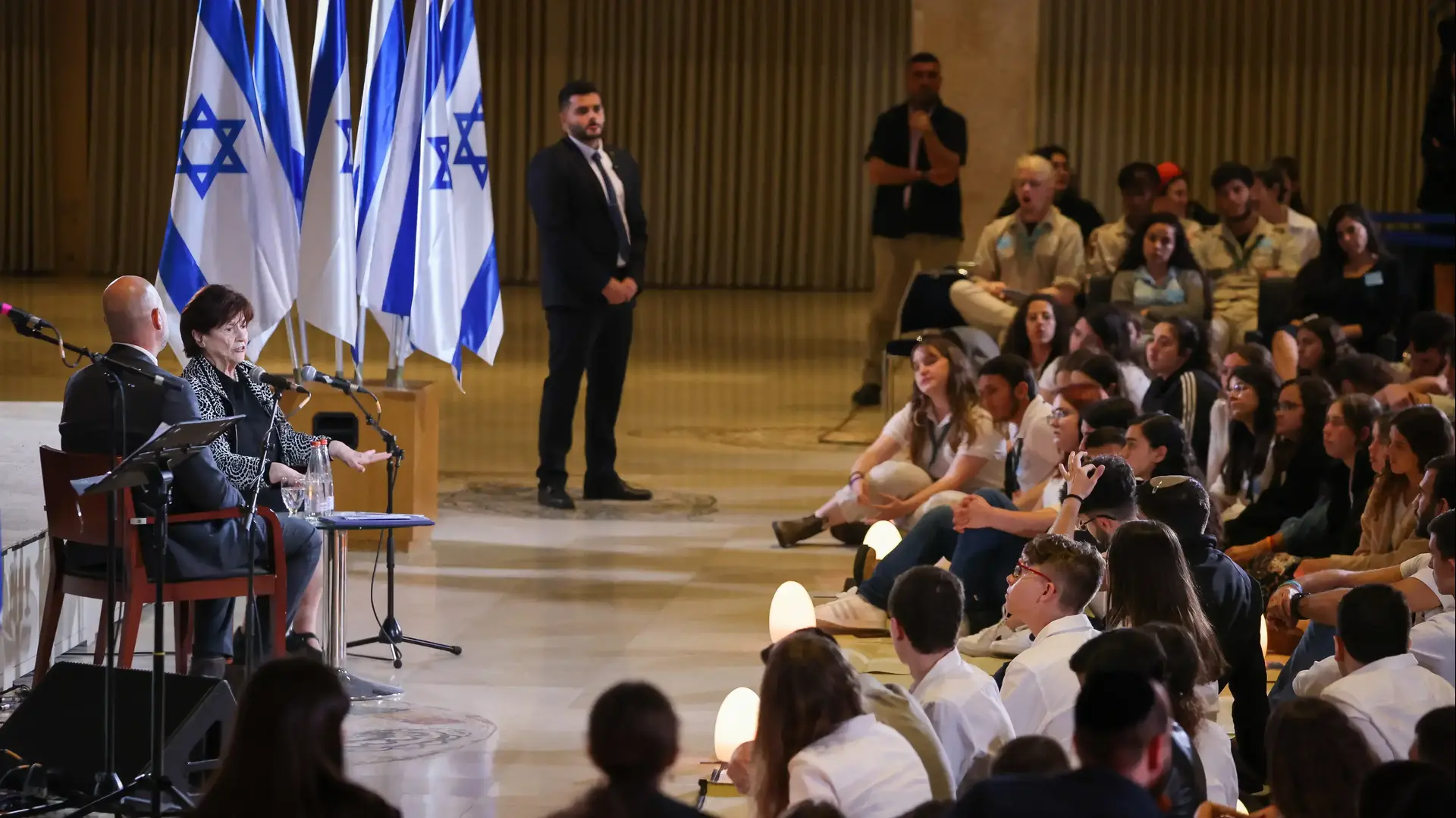 יו"ר הכנסת, ח"כ אמיר אוחנה, אירח את שורדת השואה טובה פדר במסגרת אירוע "זיכרון בסלון" יו"ר הכנסת, ח"כ אמיר אוחנה, אירח את שורדת השואה טובה פדר במסגרת אירוע "זיכרון בסלון"