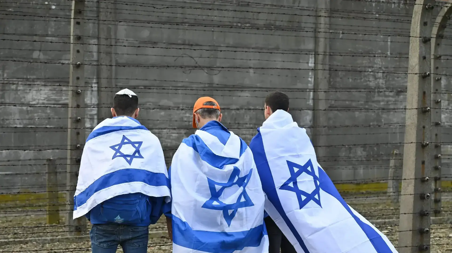 מצעד החיים במחנה ההשמדה אושוויץ בפולין.18 באפריל 2023