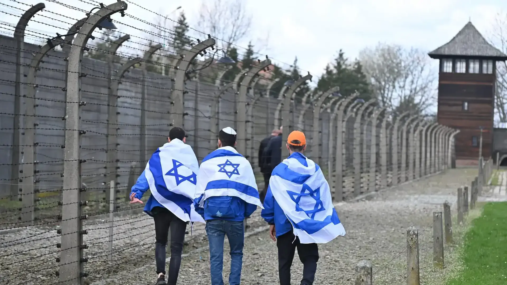 מצעד החיים במחנה ההשמדה אושוויץ בפולין.18 באפריל 2023