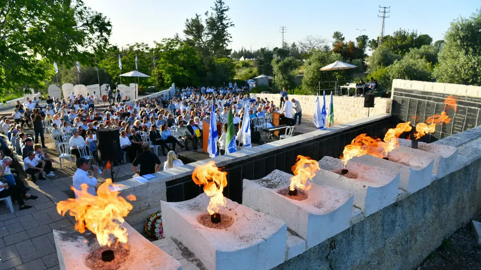 טכס זיכרון יום השואה לזכר קהילת זגלמביה פולין . ביער מודיעין. אתר ההנצחה זכור. טכס זיכרון יום השואה לזכר קהילת זגלמביה פולין . ביער מודיעין. אתר ההנצחה זכור.