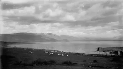 אגם החולה – מראה מי מרום (1926)