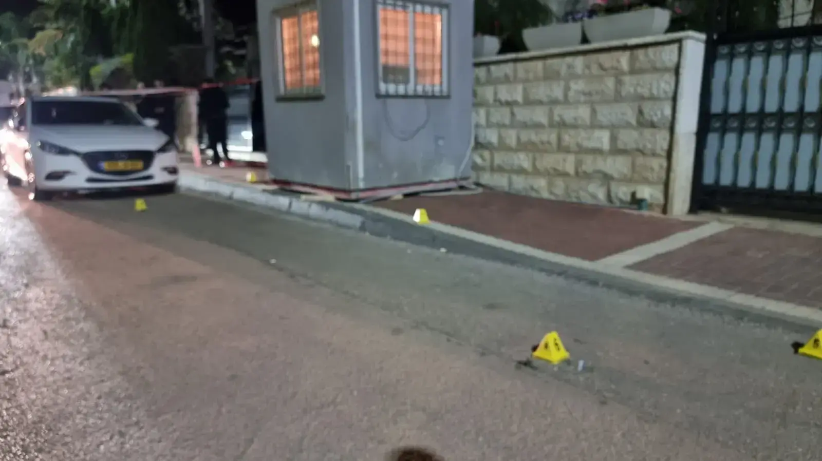 אלמונים ירו לעבר ביתו של ראש העיר טייבה, מאבטחו נהרג, 21 באפריל 2023 אלמונים ירו לעבר ביתו של ראש העיר טייבה, מאבטחו נהרג, 21 באפריל 2023