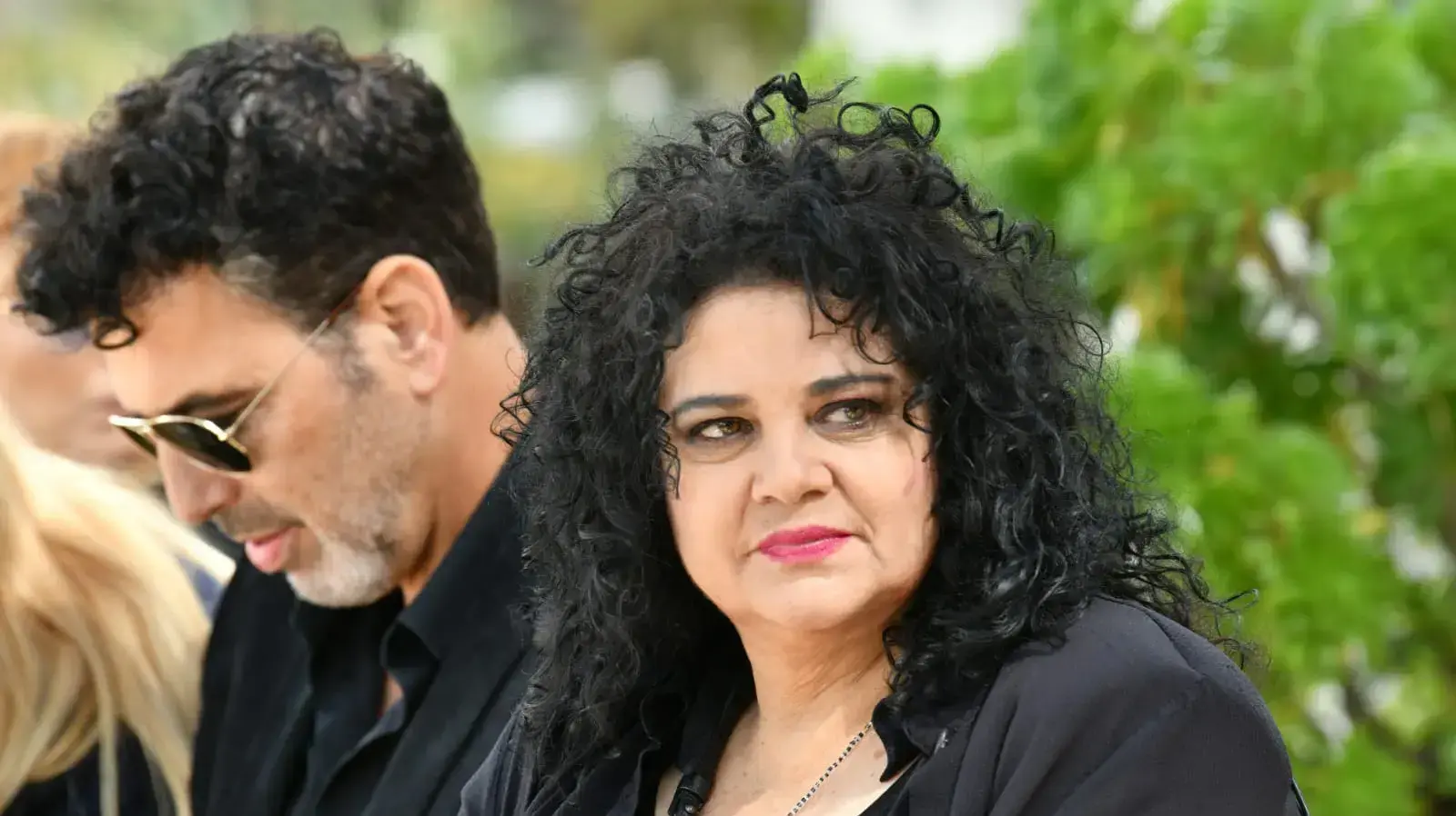דפנה ארמוני בהלווייתו של יהונתן גפן בבית הקברות בנהלל. 21 באפריל 2023 דפנה ארמוני בהלווייתו של יהונתן גפן בבית הקברות בנהלל. 21 באפריל 2023