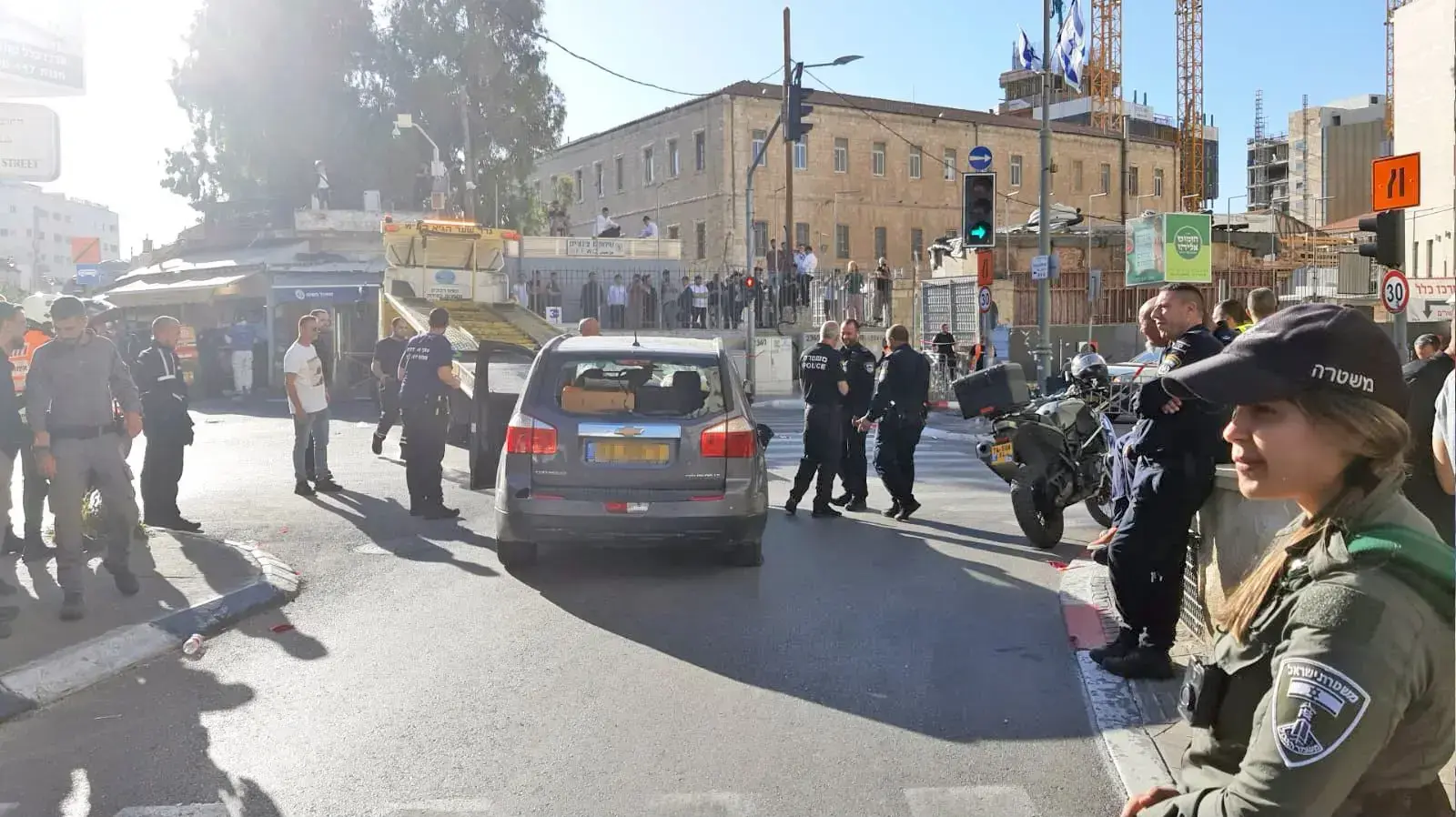הרכב הפוגע, זירת פיגוע הדריסה בשוק מחנה יהודה, ירושלים. 24 באפריל 2023 הרכב הפוגע, זירת פיגוע הדריסה בשוק מחנה יהודה, ירושלים. 24 באפריל 2023