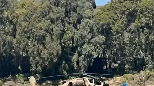 מסוק אפאצ'י נחת נתחיתת חירות בזמן מטס חיל האוויר, חגיגות העצמאות ה75 למדינת ישראל 26 באפריל 2023 מסוק אפאצ'י נחת נתחיתת חירות בזמן מטס חיל האוויר, חגיגות העצמאות ה75 למדינת ישראל 26 באפריל 2023