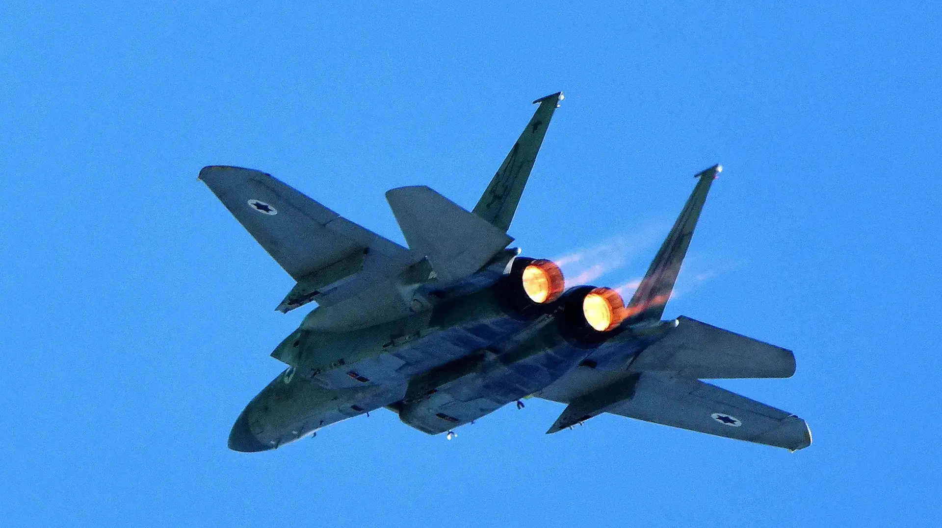 מטוס אדיר, אף 35, מטס חיל האוויר, יום העצמאות, חוף תל אביב,26 באפריל 2023 מטוס אדיר, אף 35, מטס חיל האוויר, יום העצמאות, חוף תל אביב,26 באפריל 2023